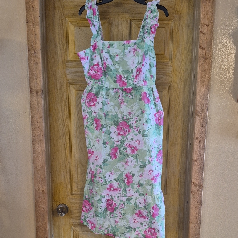 Torrid 0 Pink and Green Floral Sleeveless Sundress Pockets Smocked Back Large